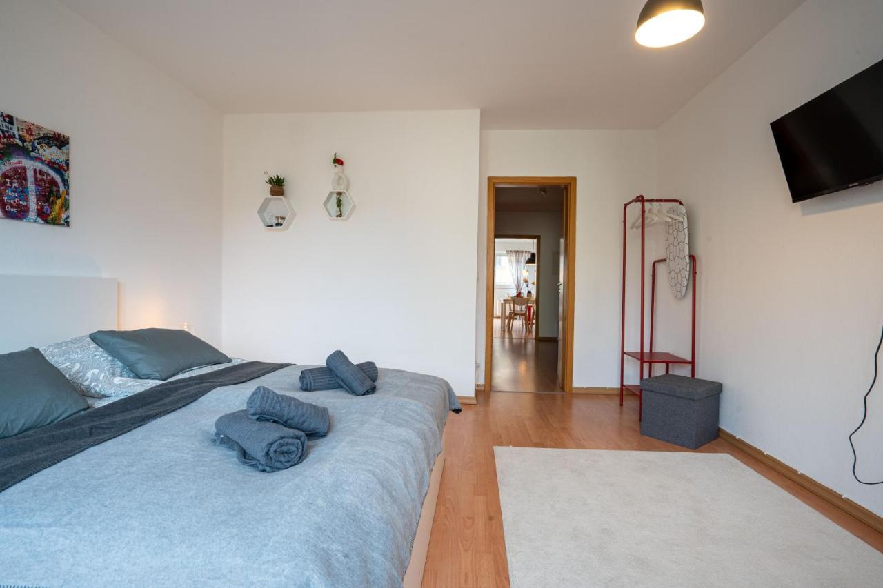 Grosse Louise In Der Neustadt Fuer Familien & Kinder Дрезден Екстериор снимка