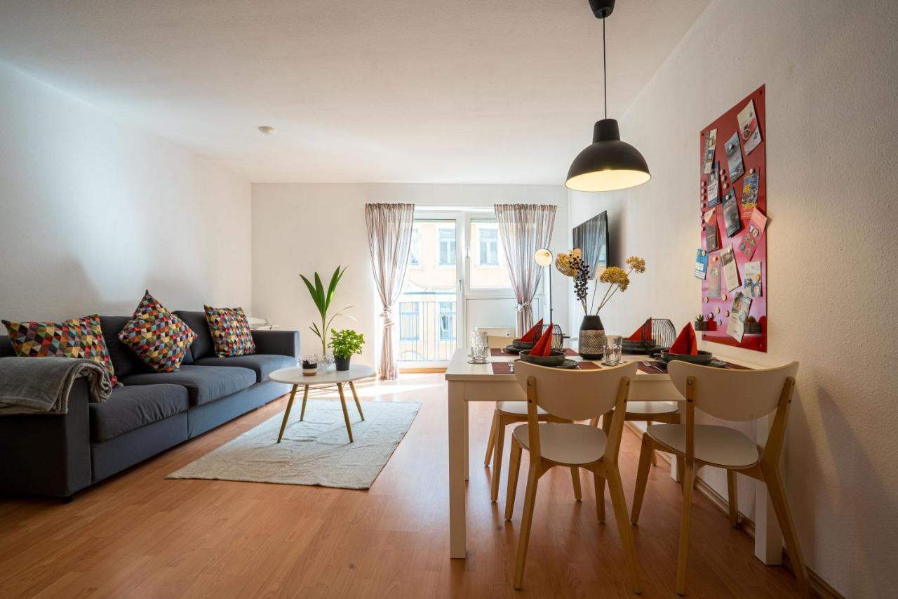 Grosse Louise In Der Neustadt Fuer Familien & Kinder Дрезден Екстериор снимка